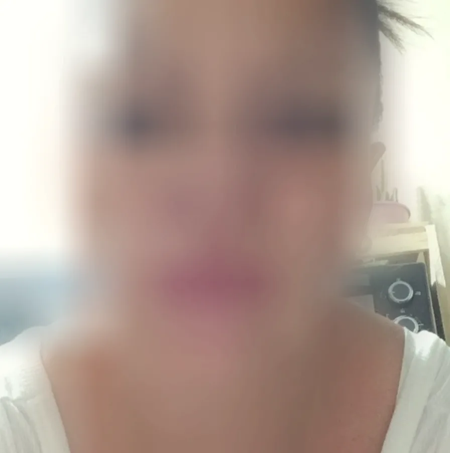 Ellen, 37