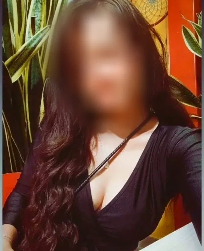 Ellinor, 27