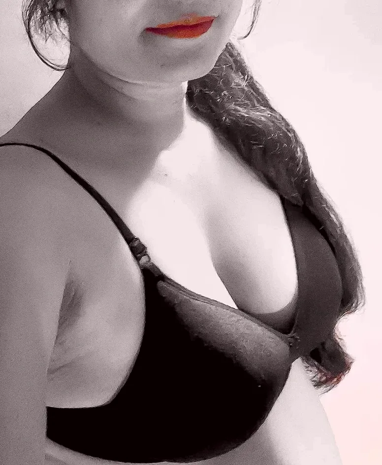 Emilia, 31