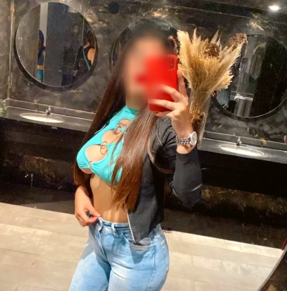Josefin, 35