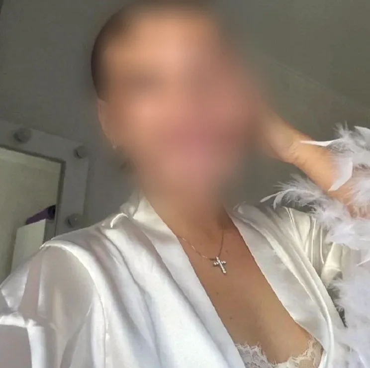 Lilly, 25