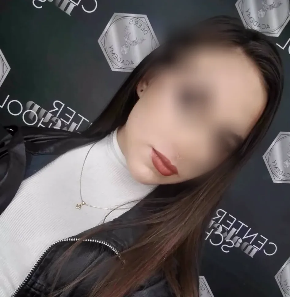 Maja, 25