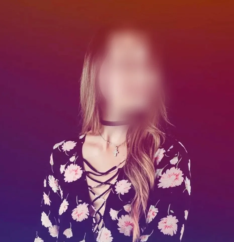 Olivia, 24