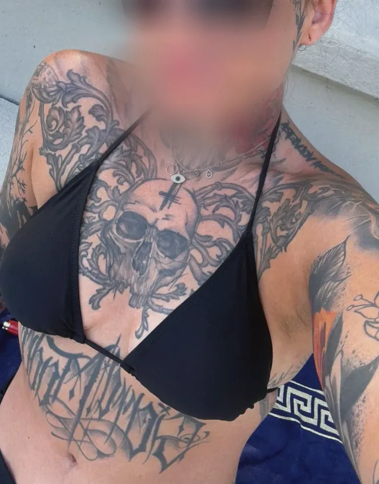 Vera, 32