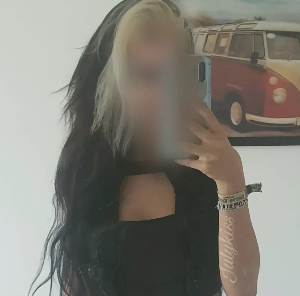 Vera, 26